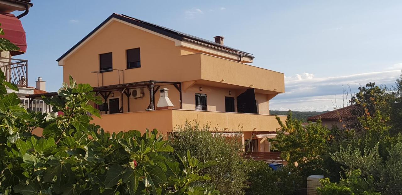 Apartmani Zem, Krk Krk Town Extérieur photo