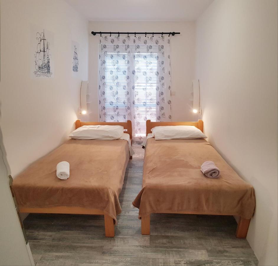 Apartmani Zem, Krk Krk Town Extérieur photo
